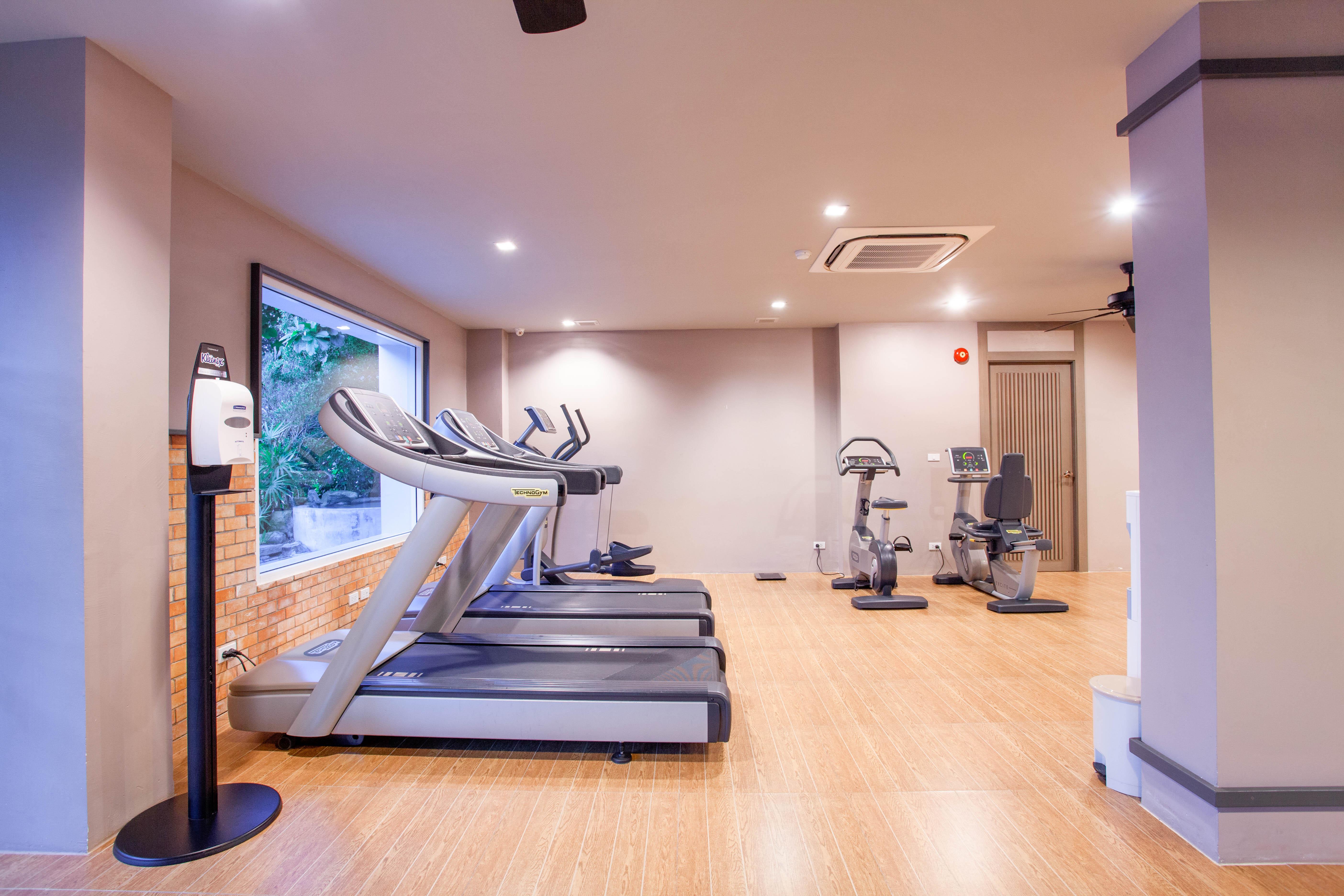 Zenmaya Oceanfront Phuket, Trademark Collection By Wyndham Patong Exterior photo The gym at the hotel