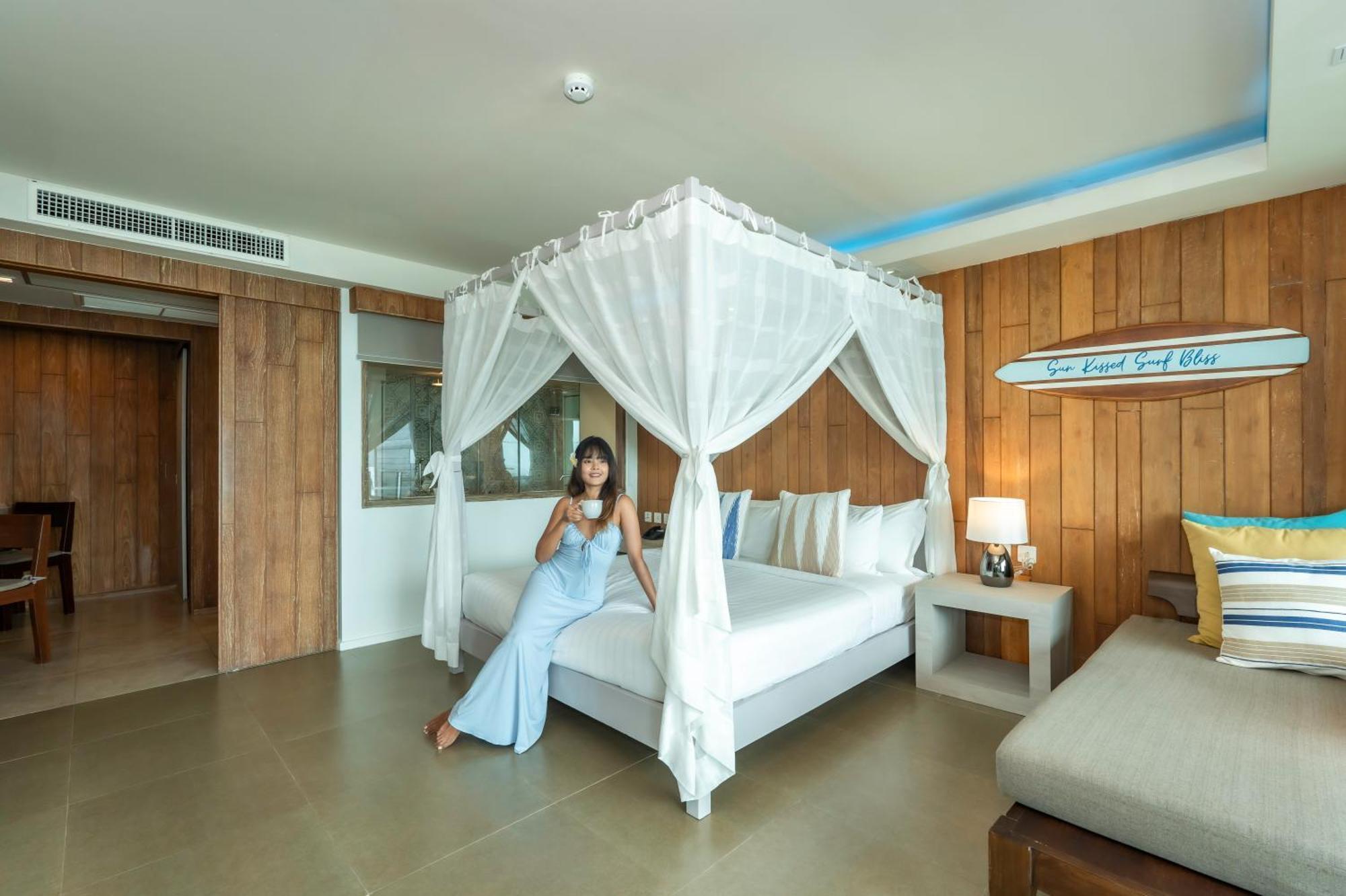 Zenmaya Oceanfront Phuket, Trademark Collection By Wyndham Patong Exterior photo A guest at the hotel