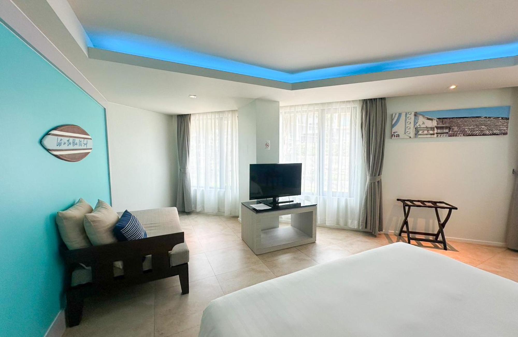 Zenmaya Oceanfront Phuket, Trademark Collection By Wyndham Patong Exterior photo Deluxe Room